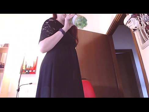 ❤️ Une esclave soumise qui aime les culottes sales et pulpeuses est forcée de se masturber après avoir regardé cette vidéo ! Salopes at us ❤