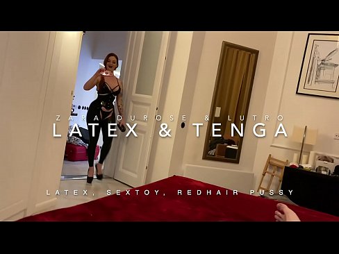 ❤️ Demi-soeur rousse en costume de latex baisée par son demi-frère Salopes at us ❤