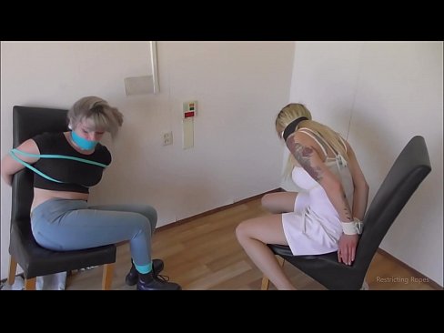 ❤️ Dépendante / attachée et bâillonnée / demoiselle en détresse Salopes at us ❤